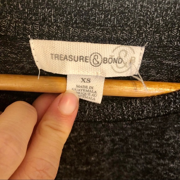 Treasure & Bond Super Soft Cinched Top - Picture 6 of 7